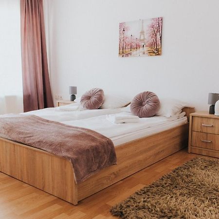 Appartement Lotus Apartman à Odorheiu Secuiesc Extérieur photo