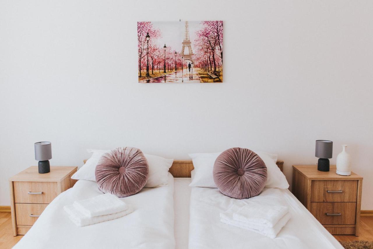 Appartement Lotus Apartman à Odorheiu Secuiesc Extérieur photo