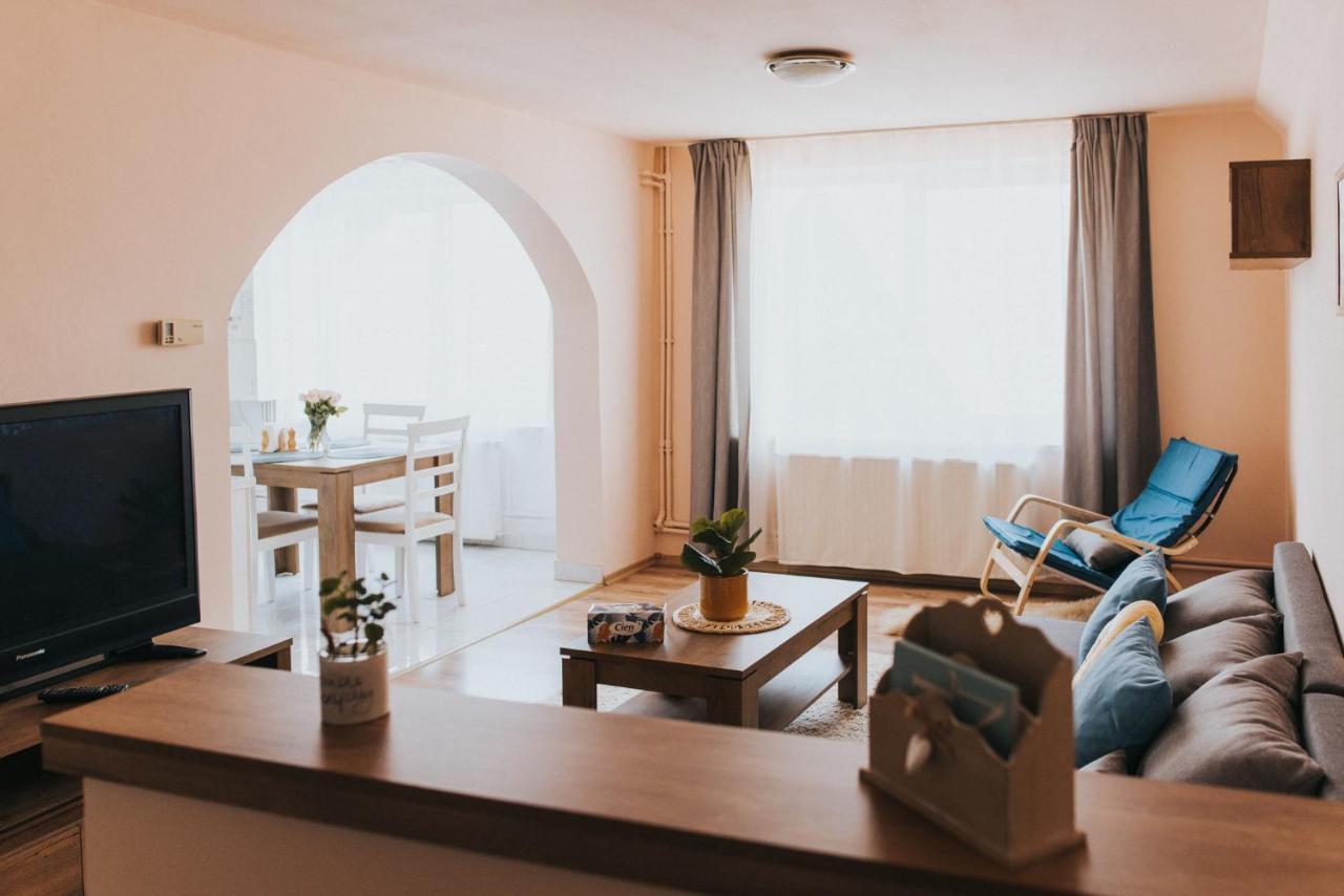 Appartement Lotus Apartman à Odorheiu Secuiesc Extérieur photo