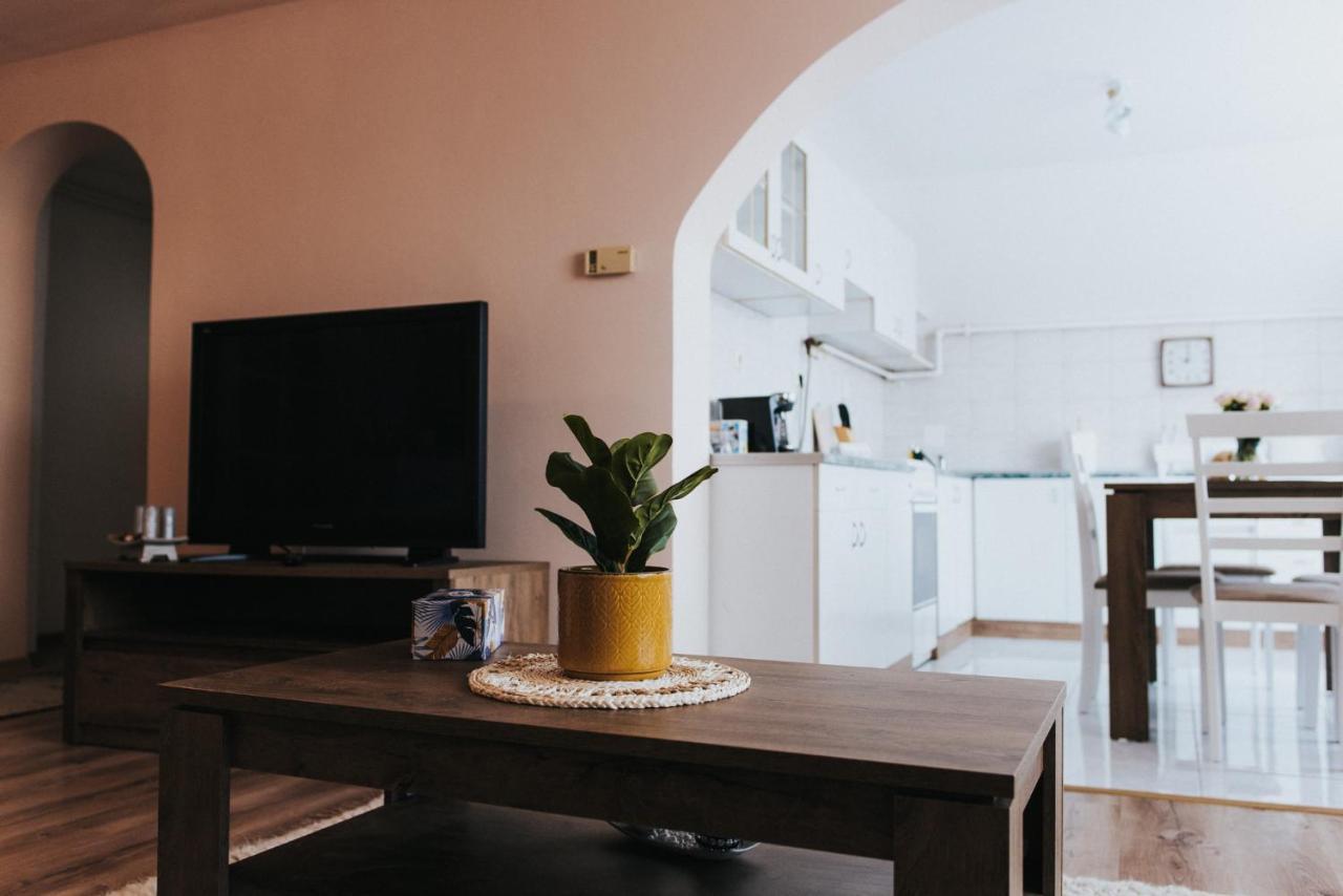 Appartement Lotus Apartman à Odorheiu Secuiesc Extérieur photo