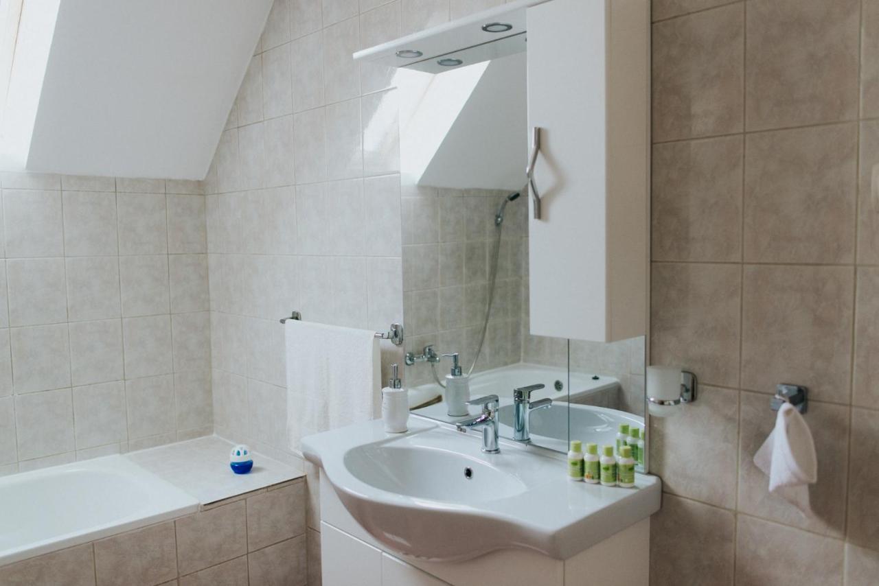 Appartement Lotus Apartman à Odorheiu Secuiesc Extérieur photo